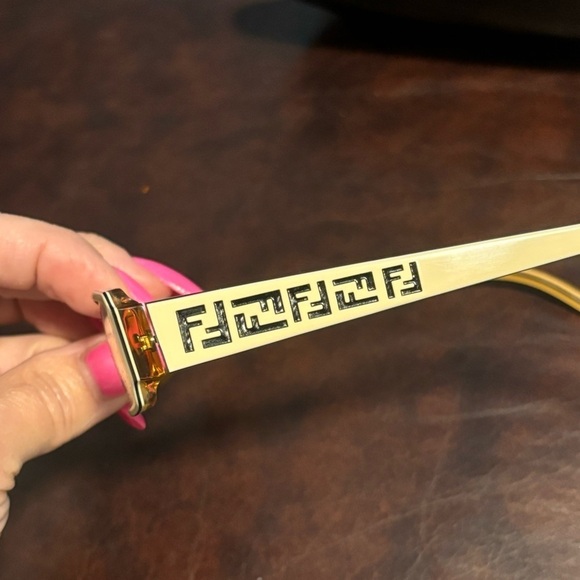 Fendi glasses - Picture 2 of 8